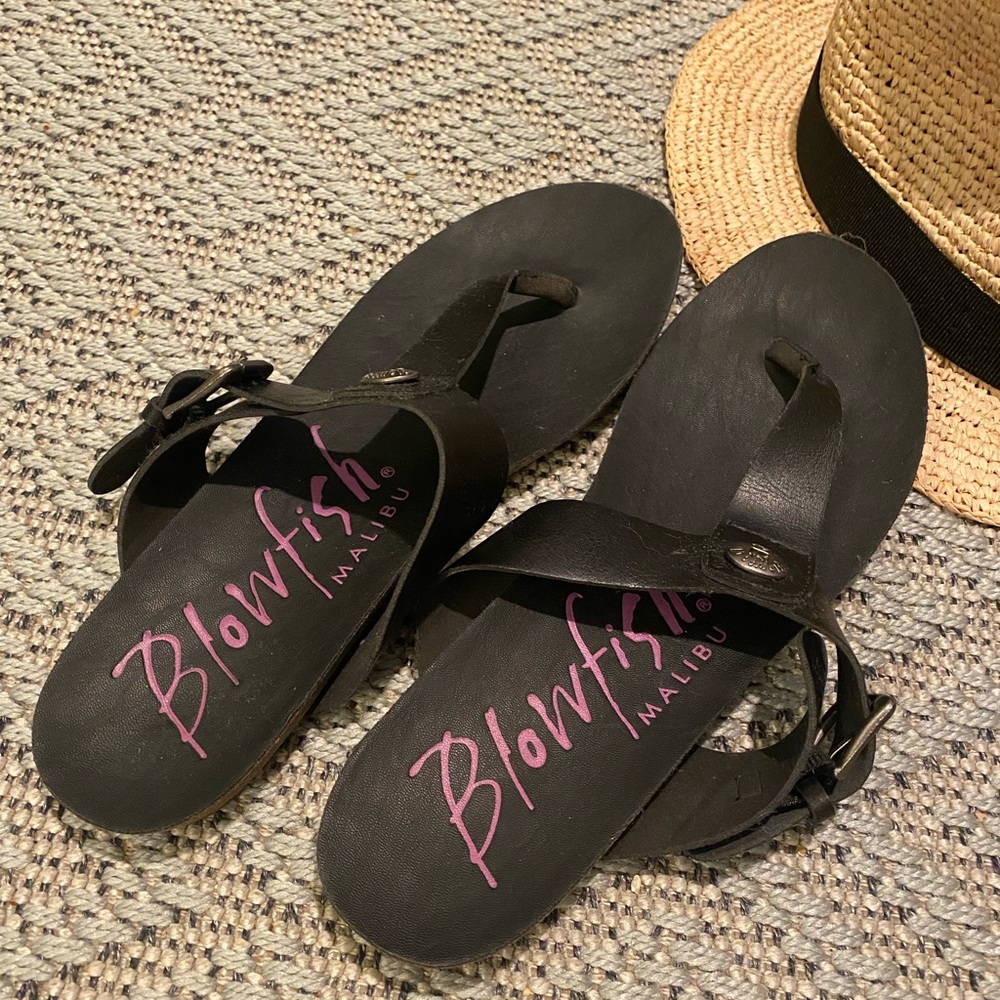 Blowfish black sandals flip flops size 8